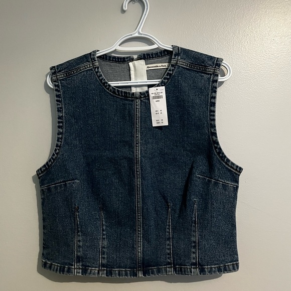 Abercrombie & Fitch Tops - Abercrombie and fitch Denim top Size L. Never worn. New with tags